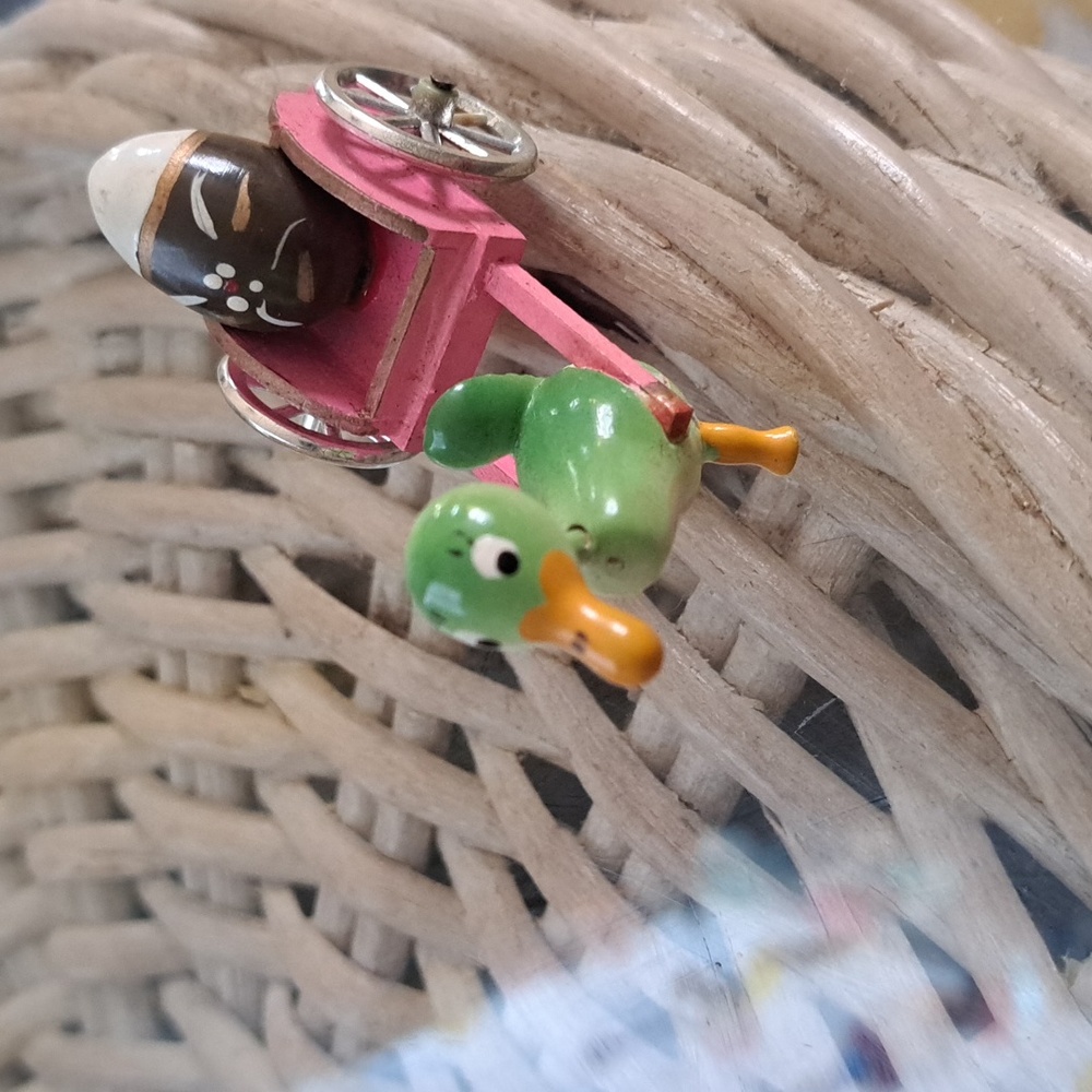 Vintage 1950’s Wood Goula Spain Duck Pulling Egg In Pink Cart Ornament Figure